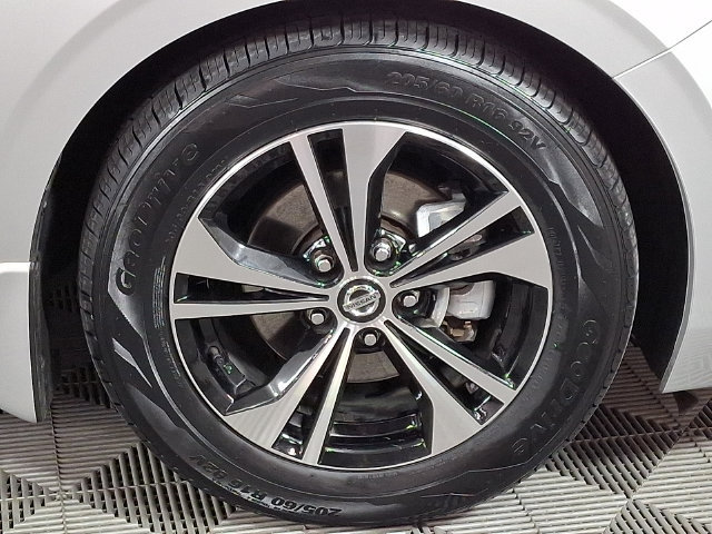 Used 2023 Nissan Sentra SV w/ All-Weather Package FWD image 11