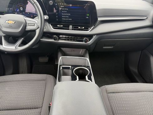 Used 2025 Chevrolet Equinox LT FWD image 16