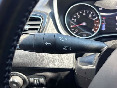 Used 2020 Jeep Compass Latitude image 23