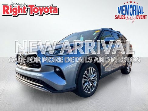 Used 2023 Toyota Highlander Platinum FWD image 1