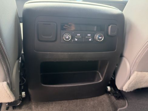 Used 2018 Chevrolet Tahoe LT w/ Luxury Package RWD image 34