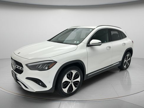 Used 2025 Mercedes-Benz GLA 250 4MATIC image 8