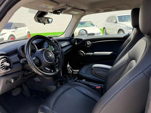 Used 2021 MINI Cooper 2-Door Hardtop FWD image 10