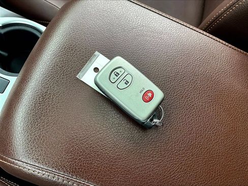 Used 2019 Toyota 4Runner Limited AWD/4WD image 36