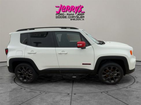 Used 2023 Jeep Renegade Latitude image 11
