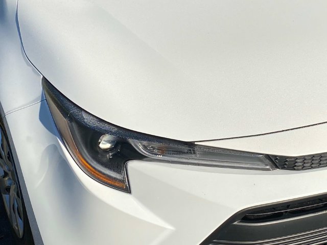 Used 2023 Toyota Corolla LE FWD image 4