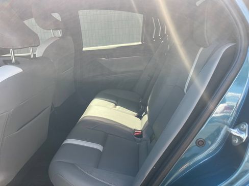 Used 2025 Toyota Camry SE FWD image 9