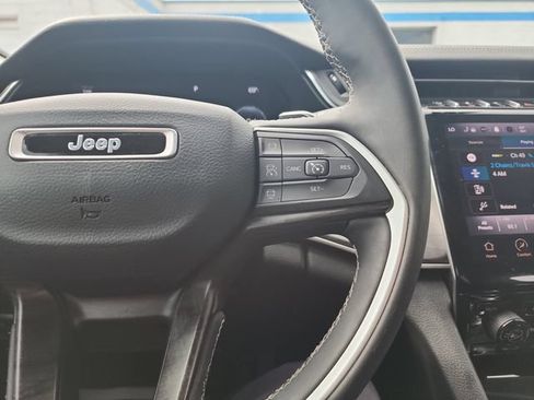 Used 2023 Jeep Grand Cherokee L Limited AWD/4WD image 23