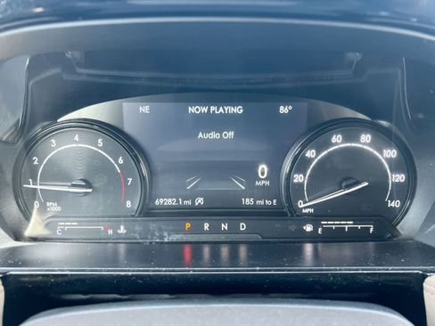 Used 2021 Lincoln Corsair AWD w/ Premium Package image 32