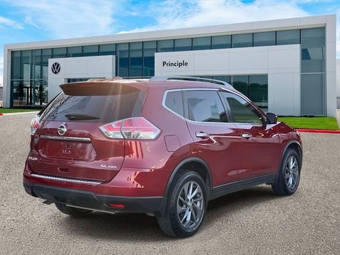 Used 2016 Nissan Rogue SL w/ SL Premium Package image 3