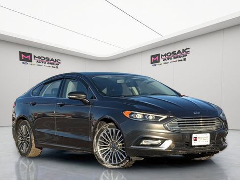 Used 2017 Ford Fusion SE w/ Fusion SE Technology Package image 17