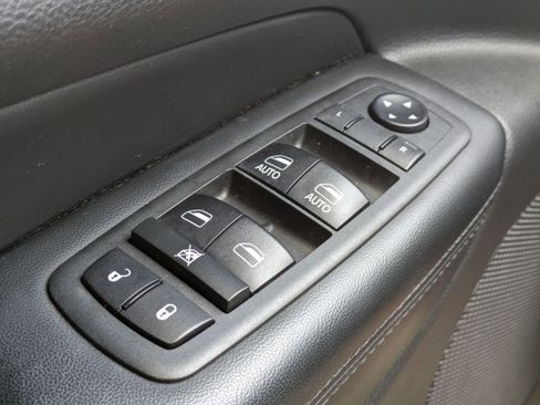 Used 2018 Jeep Grand Cherokee Limited image 29