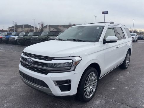 Used 2024 Ford Expedition Limited image 2