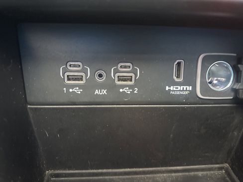 Used 2023 Jeep Grand Cherokee Base image 32