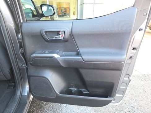 Used 2021 Toyota Tacoma TRD Sport image 47