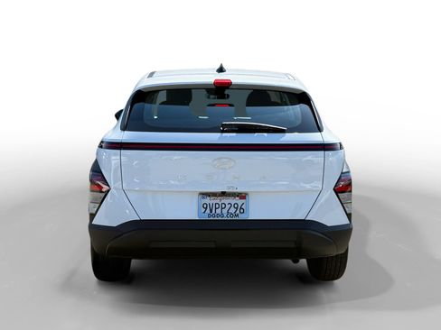 Used 2026 Hyundai Kona SE FWD image 4