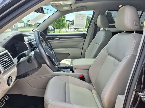 Used 2019 Volkswagen Atlas SEL R-Line FWD image 17