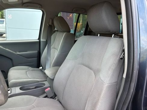 Used 2016 Nissan Frontier SV RWD image 12