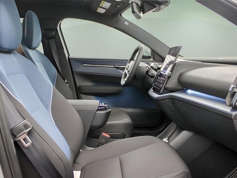 New 2026 Volvo EX30 Plus image 24