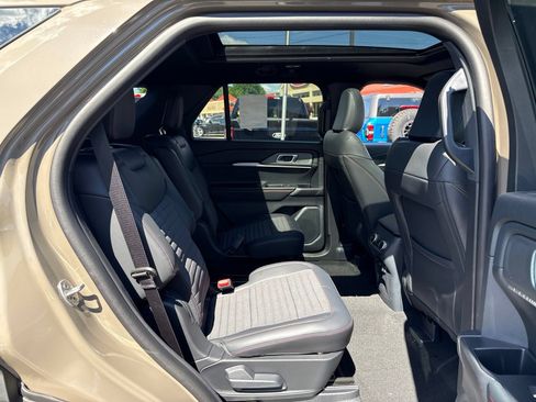 New 2026 Ford Explorer ST-Line w/ ST-Line Street Pack AWD/4WD image 11