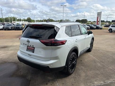 New 2026 Nissan Rogue SV FWD image 4