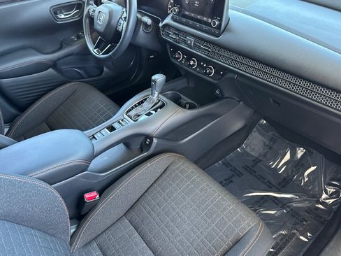 Certified 2025 Honda HR-V Sport image 33