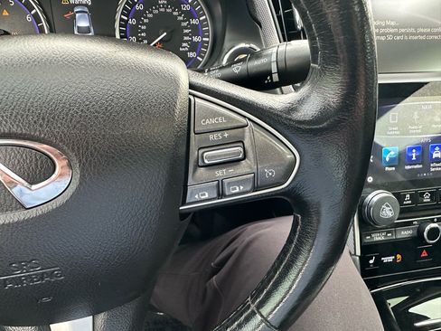 Used 2016 INFINITI Q50 Premium w/ Driver Assistance Package image 37