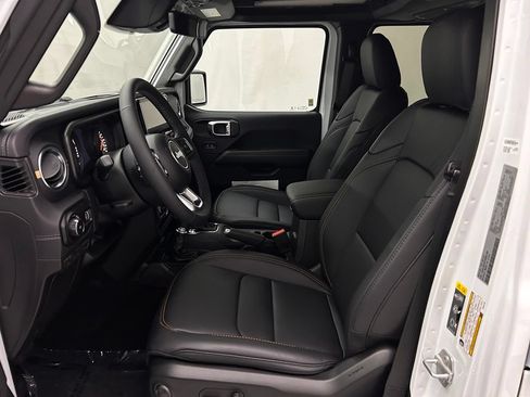New 2026 Jeep Wrangler Unlimited Sahara AWD/4WD image 12