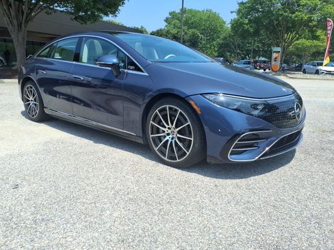 Used 2023 Mercedes-Benz EQS 580 4MATIC Sedan w/ Manufactur Interior Package image 4