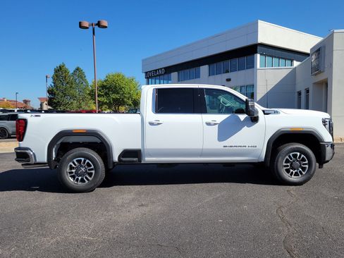 New 2026 GMC Sierra 2500 SLE w/ SLE Value Package; image 2