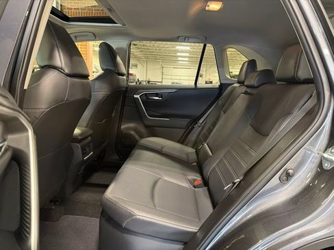 Used 2019 Toyota RAV4 Limited w/ Carpet Mat Package AWD/4WD image 29