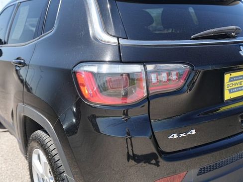 Used 2020 Jeep Compass Latitude w/ Cold Weather Group AWD/4WD image 9