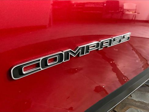 Used 2025 Jeep Compass Limited AWD/4WD image 8