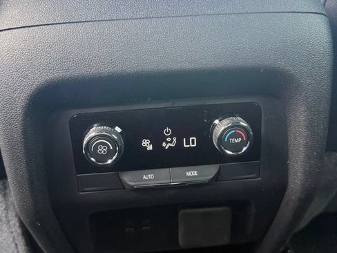 Used 2024 Chevrolet Traverse Z71 AWD/4WD image 14