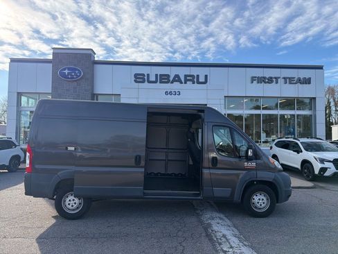 Used 2018 RAM ProMaster 2500 w/ Interior Convenience Group image 3