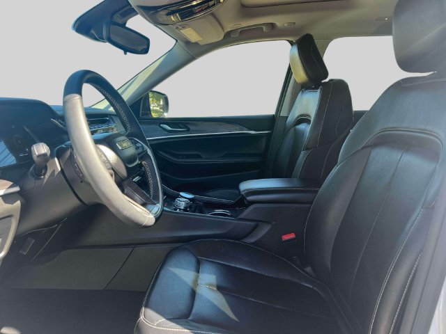 Used 2023 Jeep Grand Cherokee L Limited AWD/4WD image 20