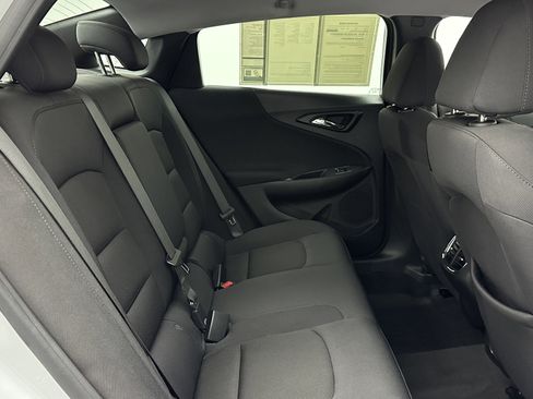 Used 2024 Chevrolet Malibu LT image 32