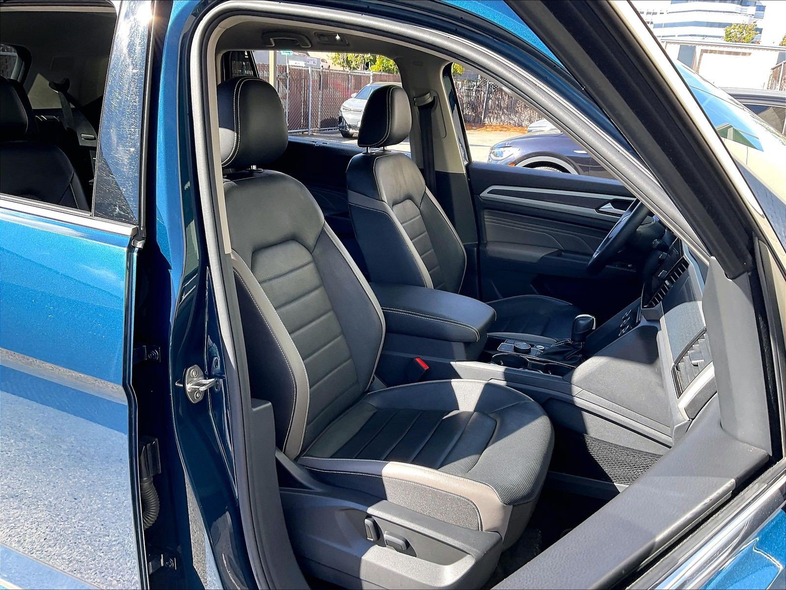 Certified 2022 Volkswagen Atlas SEL Premium AWD/4WD image 6