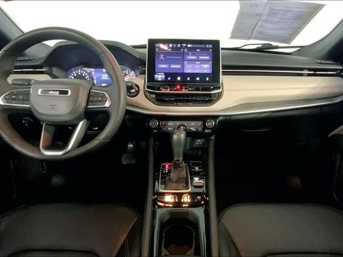 Used 2025 Jeep Compass Limited image 15