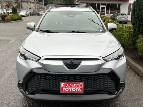 Certified 2024 Toyota Corolla Cross SE w/ Moonroof Package image 5