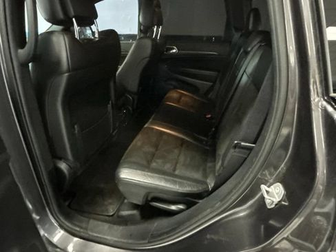 Used 2018 Jeep Grand Cherokee Altitude AWD/4WD image 16