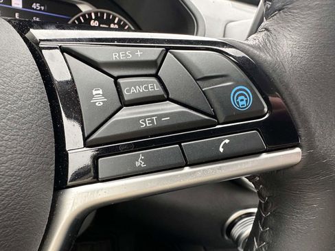Used 2023 Nissan Altima 2.5 SV w/ SV Premium Package AWD/4WD image 19