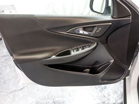 Used 2024 Chevrolet Malibu LT image 25