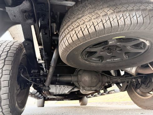 Used 2011 GMC Sierra 1500 4x4 Crew Cab Hybrid image 28