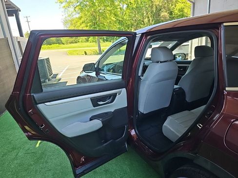 Used 2017 Honda CR-V LX image 29