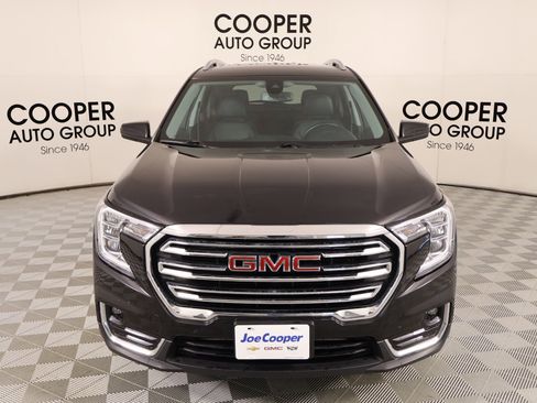 Used 2024 GMC Terrain SLT image 8