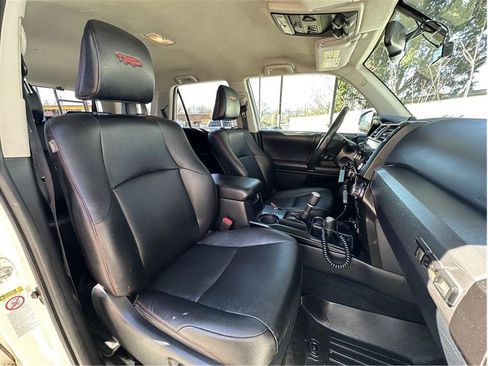 Used 2018 Toyota 4Runner TRD Off-Road Premium image 4