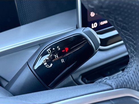 New 2026 Volkswagen Tiguan SE R-Line FWD image 29