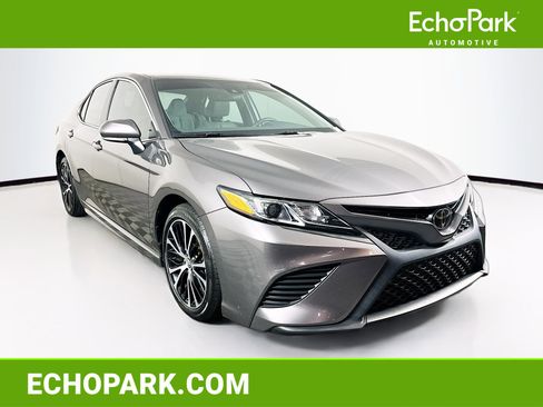 Used 2019 Toyota Camry SE w/ Convenience Package image 1