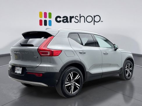 Used 2025 Volvo XC40 B5 Core image 5